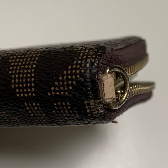 Michael Kors Logo Compact Wallet - Picture 3 of 6